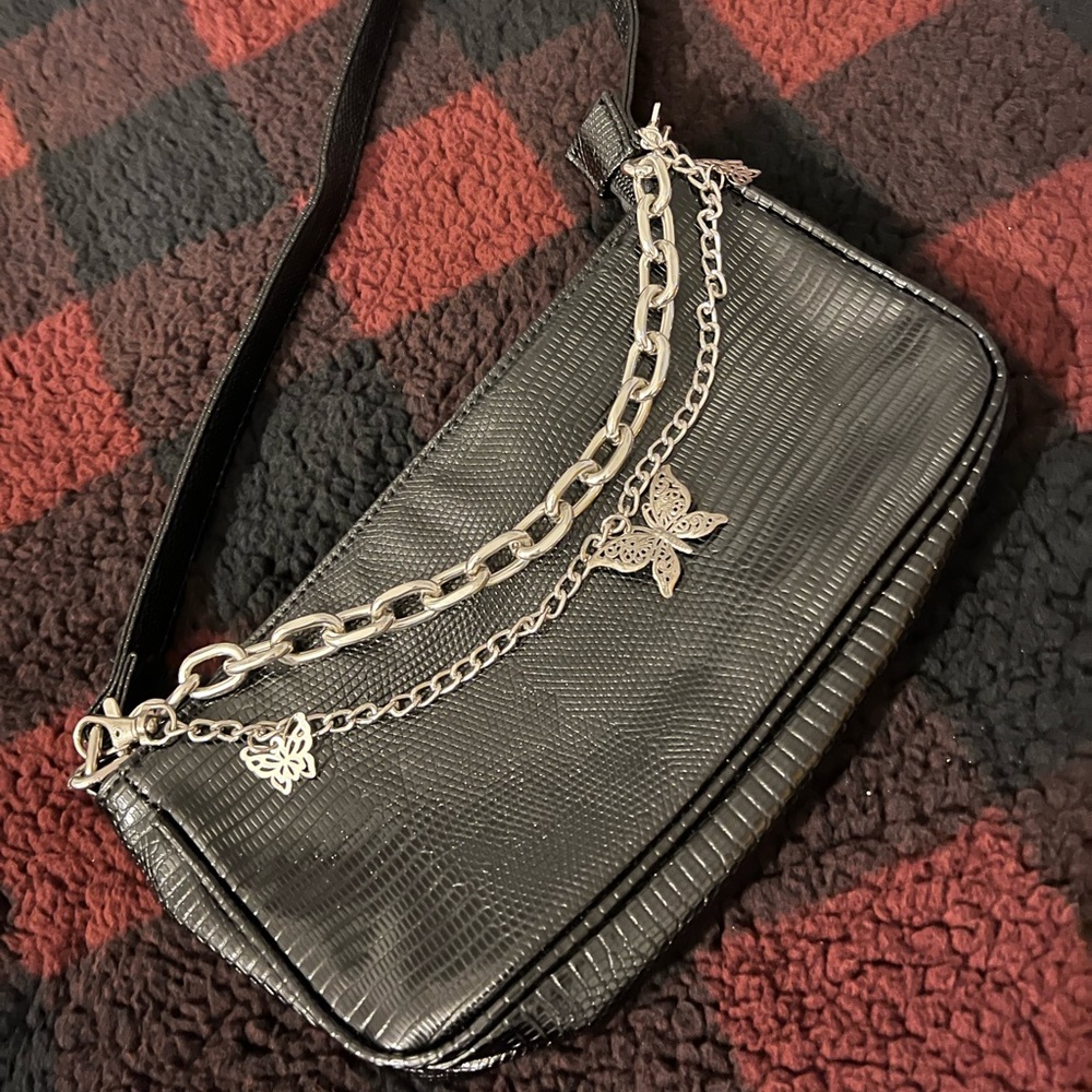 Butterfly and chain decor shoulder bag
